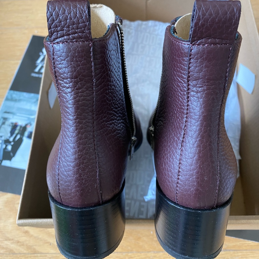 Everlane dark purple leather boots size 5